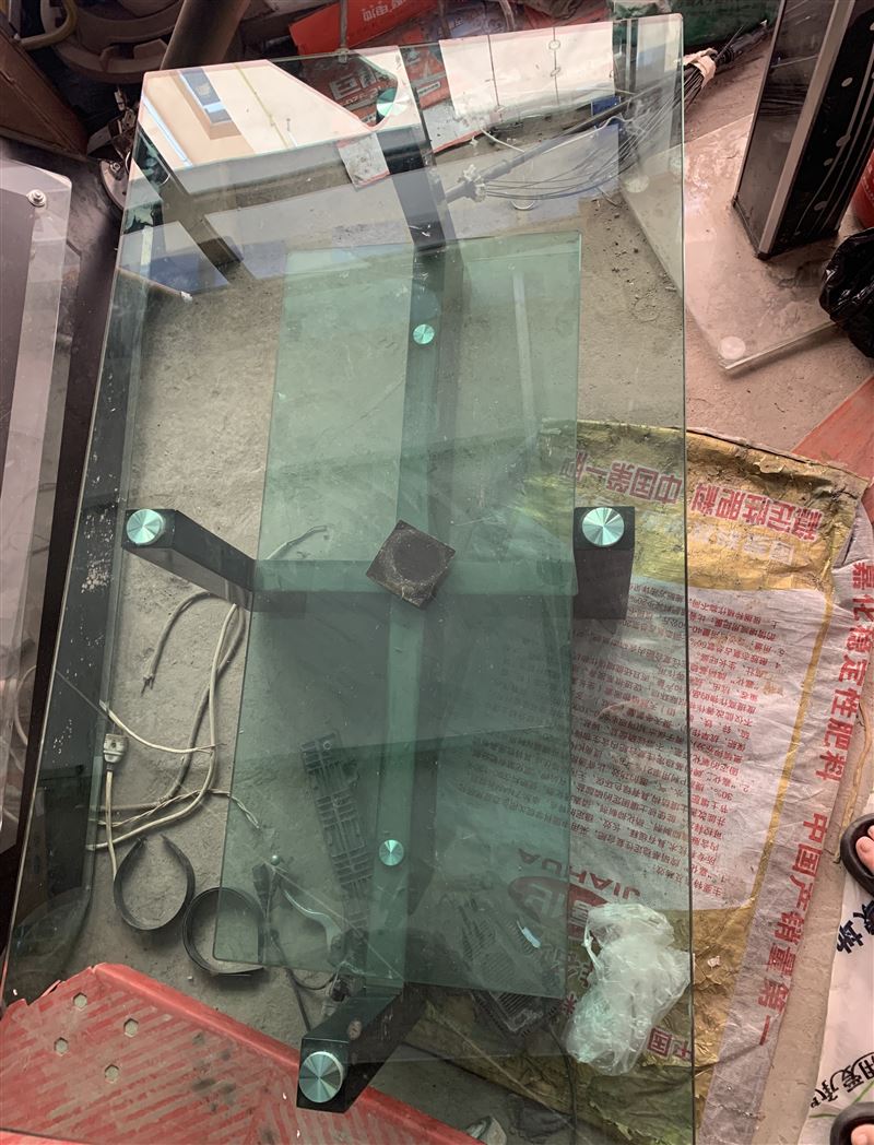 換房出售一個玻璃茶幾秒殺